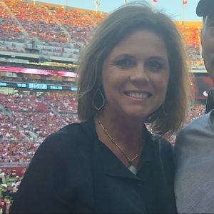 Meet your Posher, Regenia